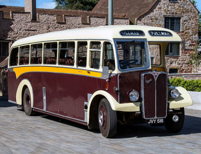 A day recreating rural scenes of yesteryear with 2 beautiful 1950s single-decker coaches